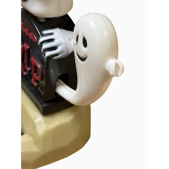 Halloween Solar-Powered Dancing Skeletons & Ghosts Set - Picture 11 of 11